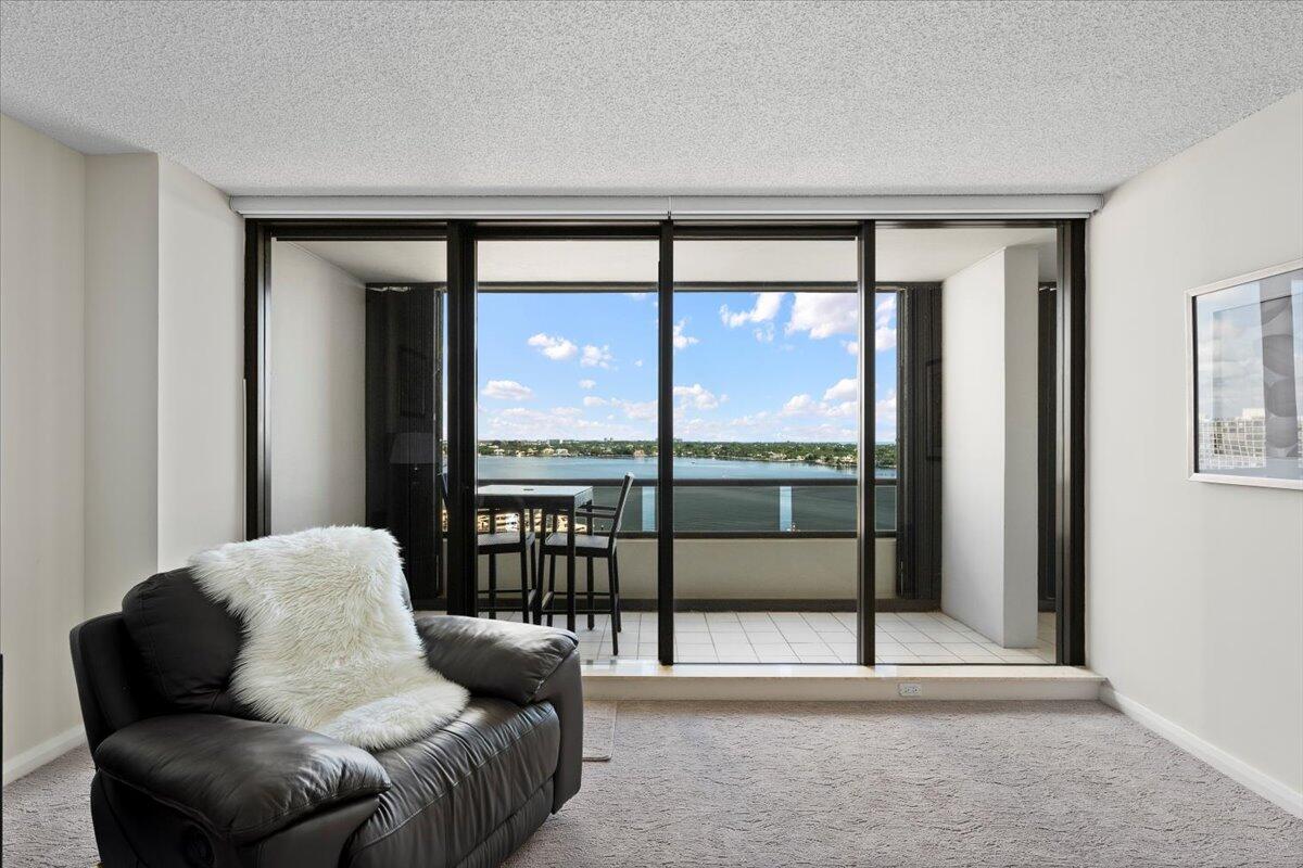 OLD PORT COVE LAKE POINT TOWER COND DECL - Residential