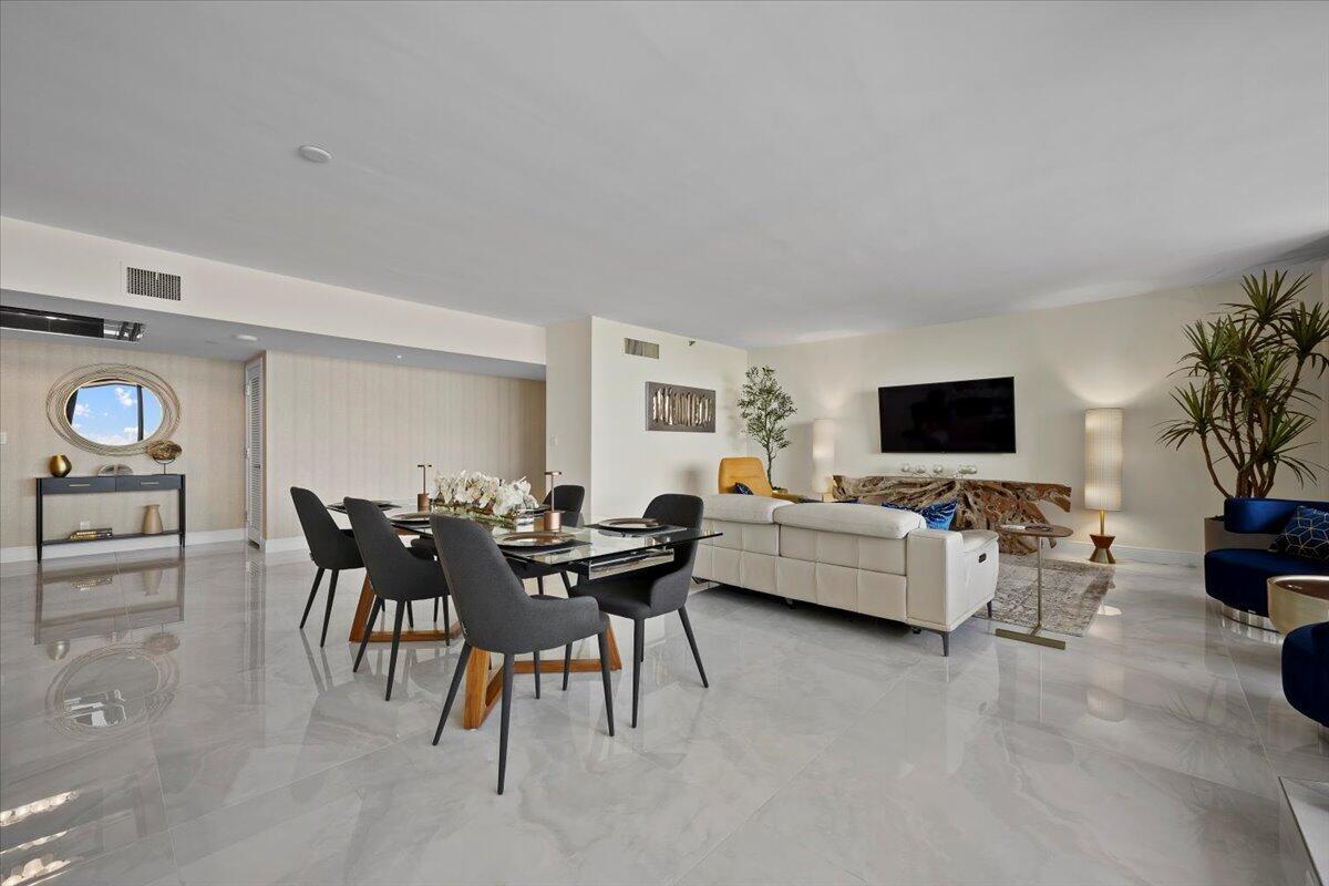 OLD PORT COVE LAKE POINT TOWER COND DECL - Residential