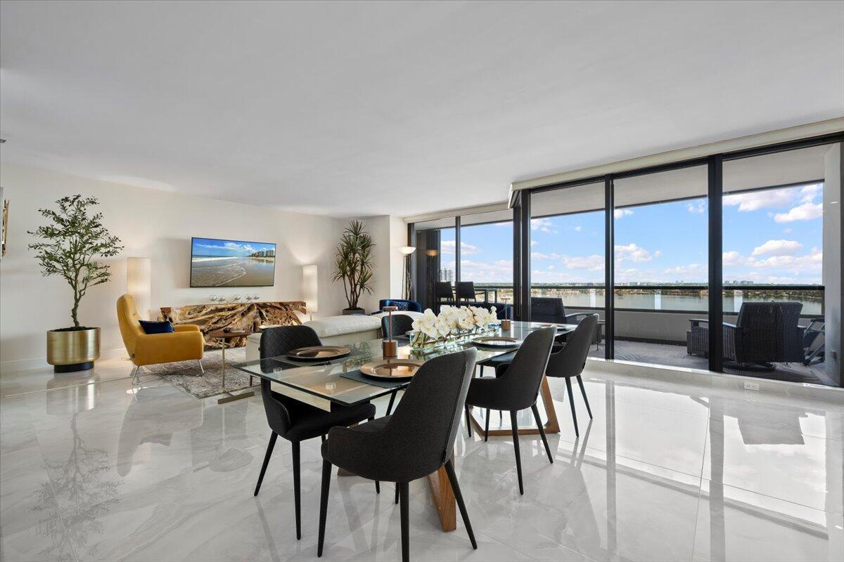 OLD PORT COVE LAKE POINT TOWER COND DECL - Residential