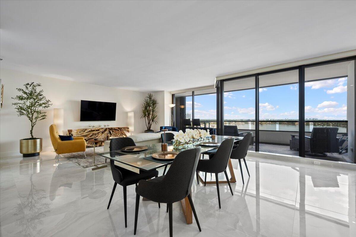 OLD PORT COVE LAKE POINT TOWER COND DECL - Residential