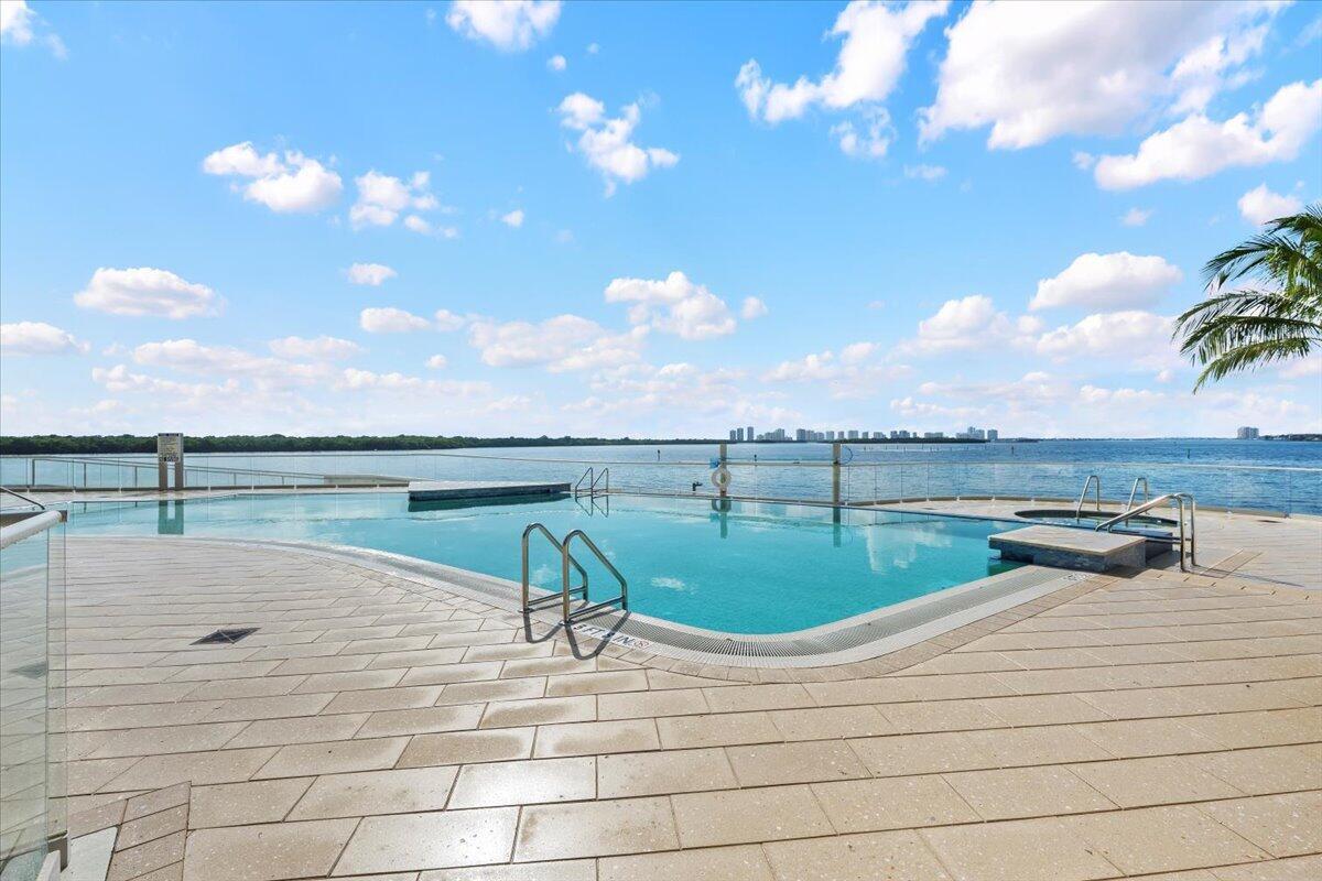 OLD PORT COVE LAKE POINT TOWER COND DECL - Residential