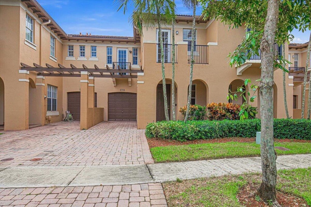 Photo of 8706 Blaze Court, Davie, FL 33328 (MLS # B26084302)