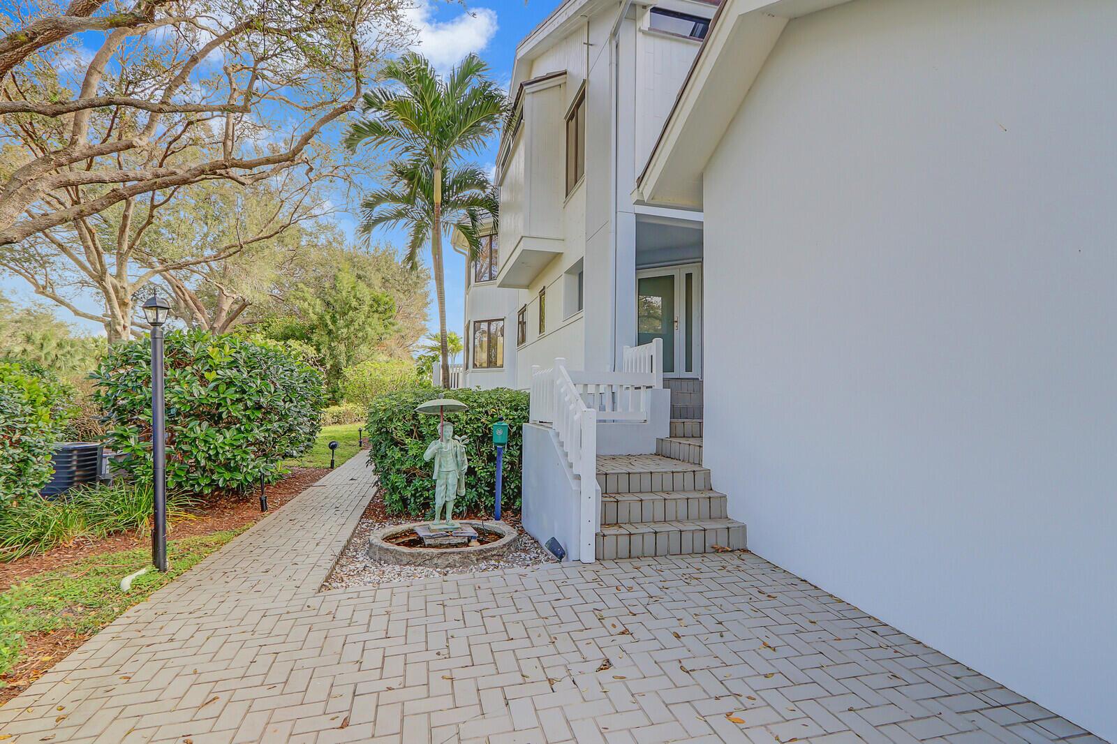 18710 SE Pineneedle Lane