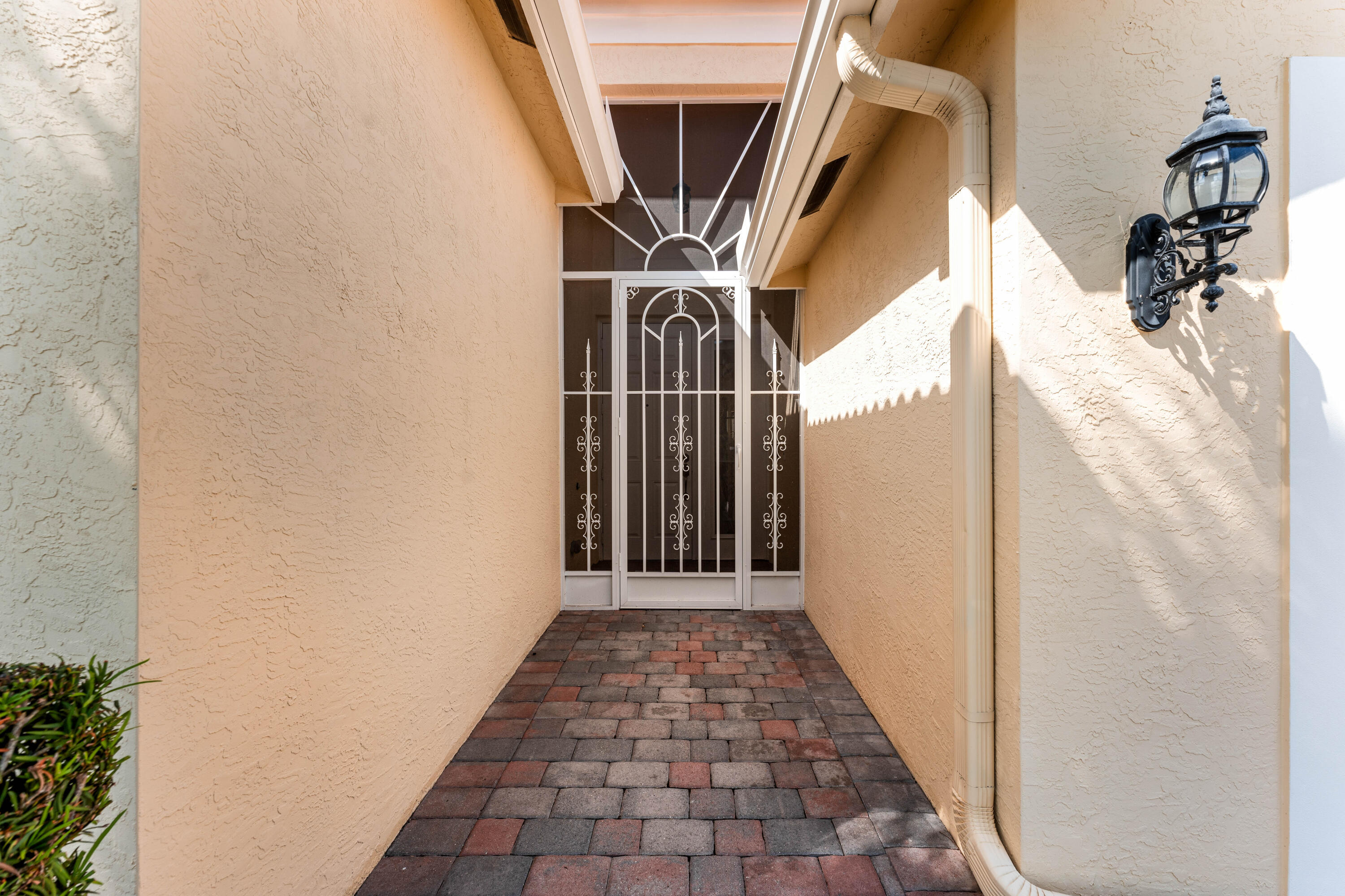 Valencia Cove - Residential