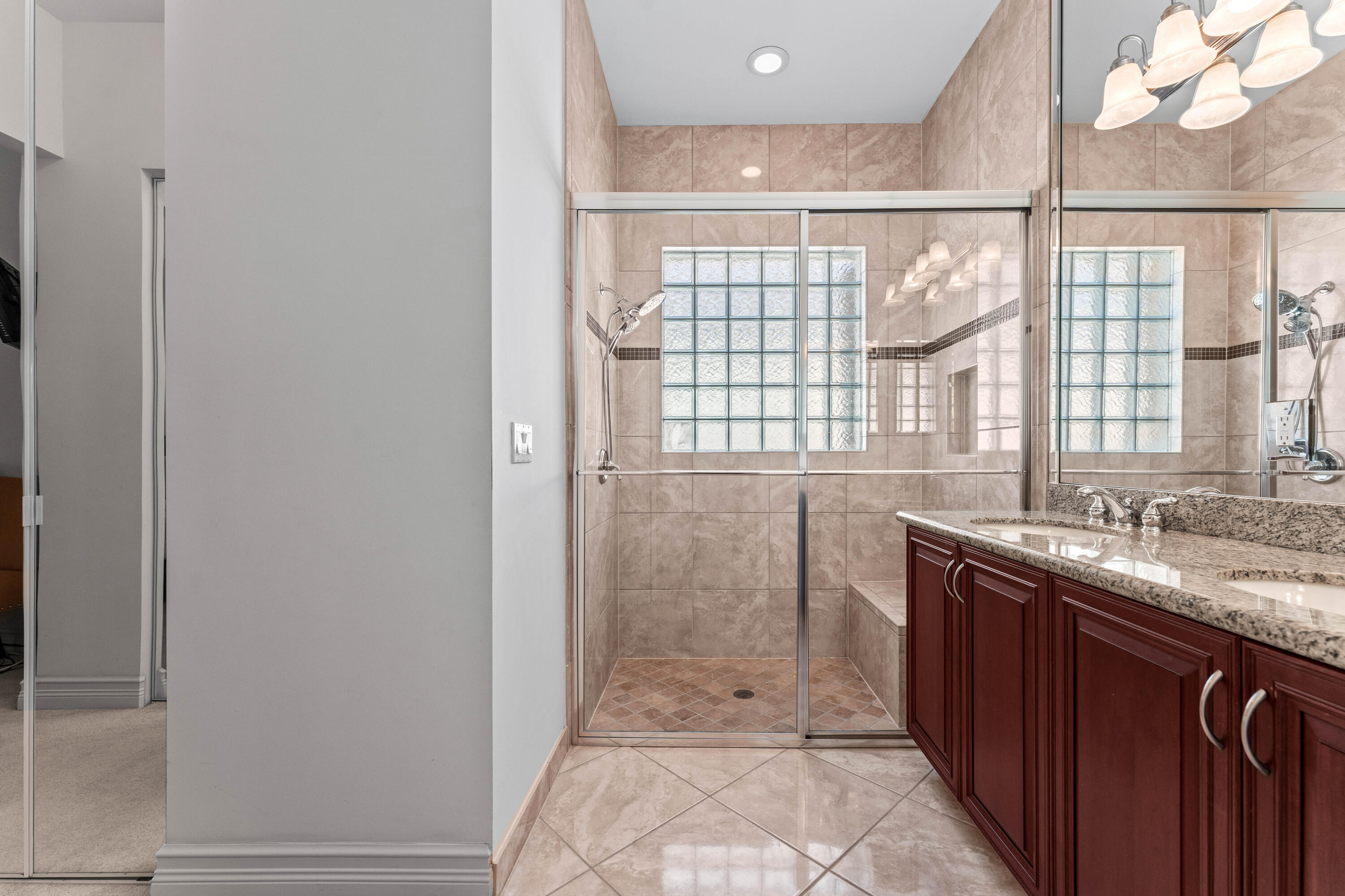 Valencia Cove - Residential