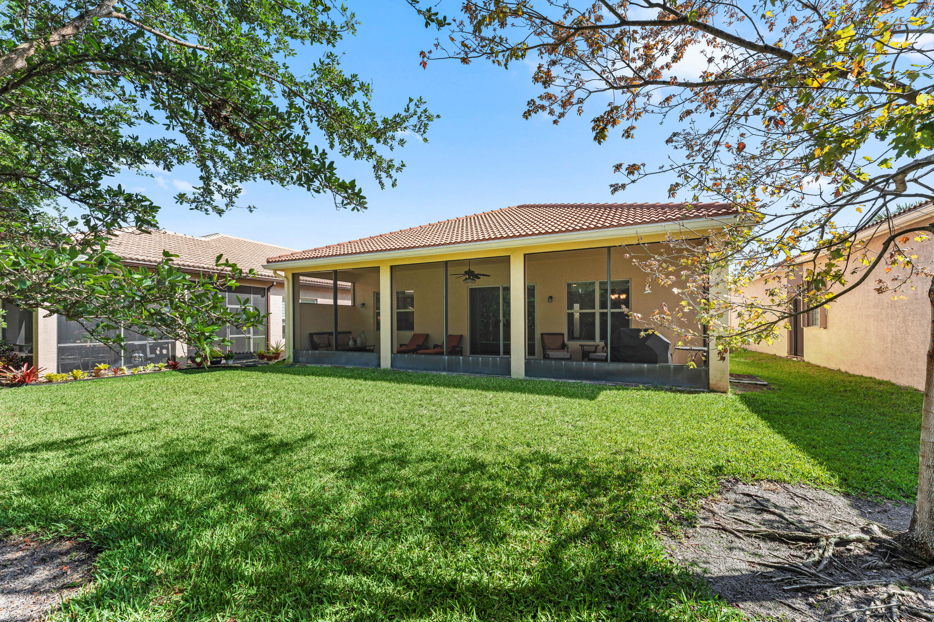 Valencia Cove - Residential