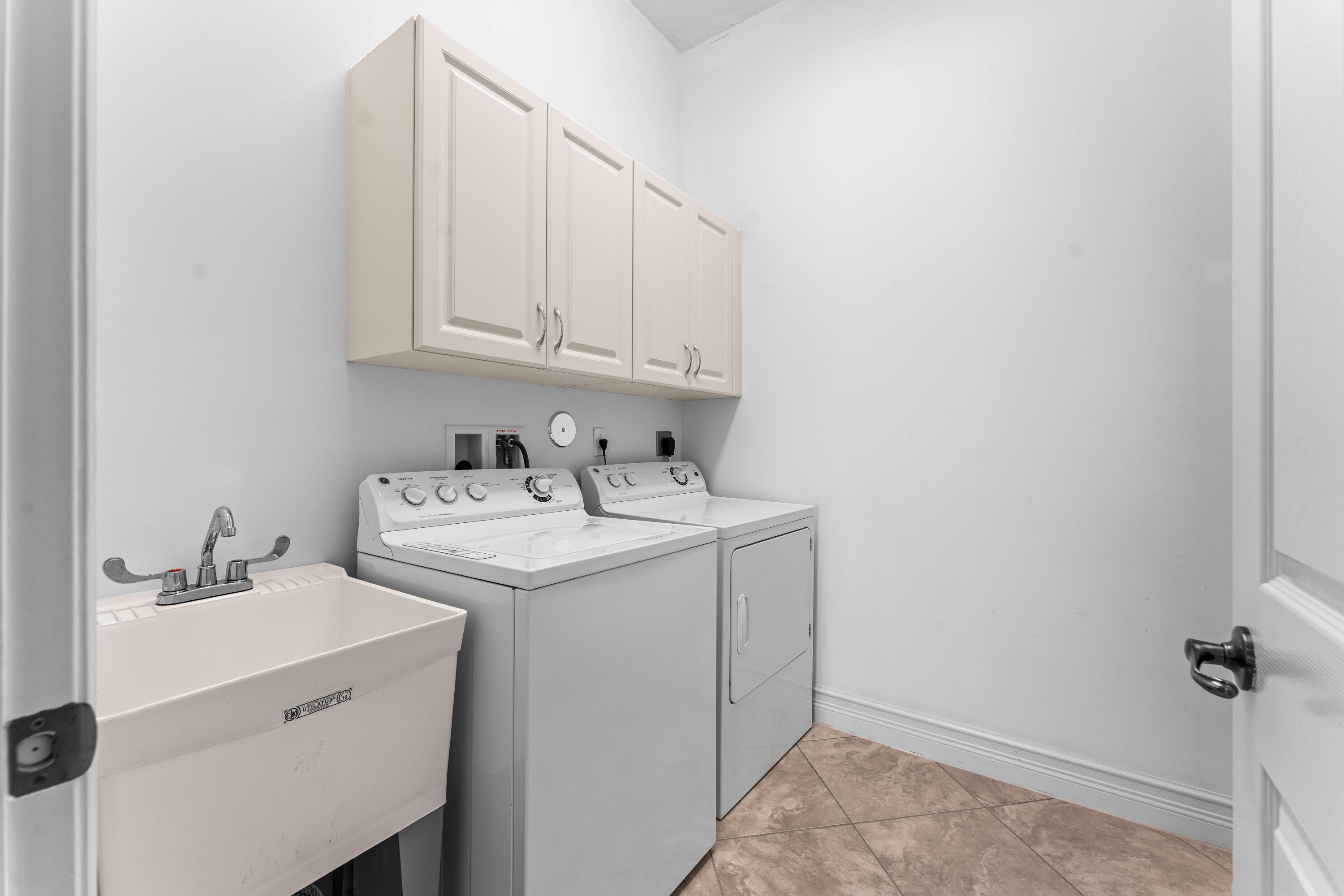 Valencia Cove - Residential