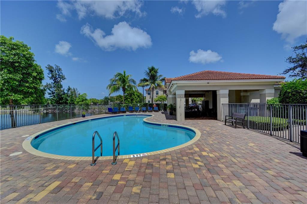 MADISON PLACE - Residential