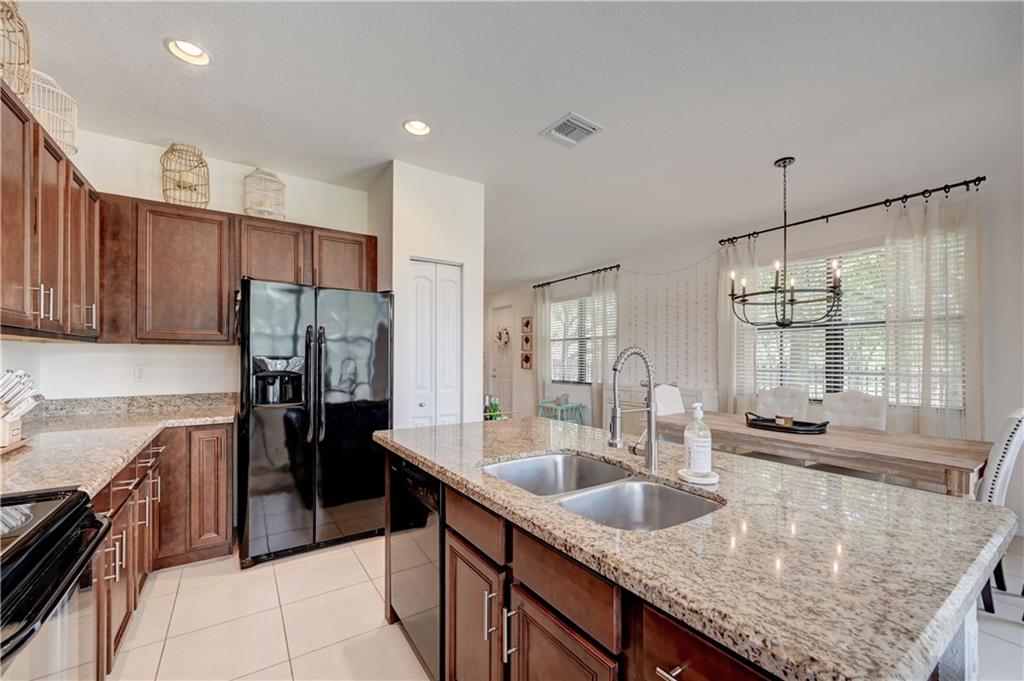 MADISON PLACE - Residential