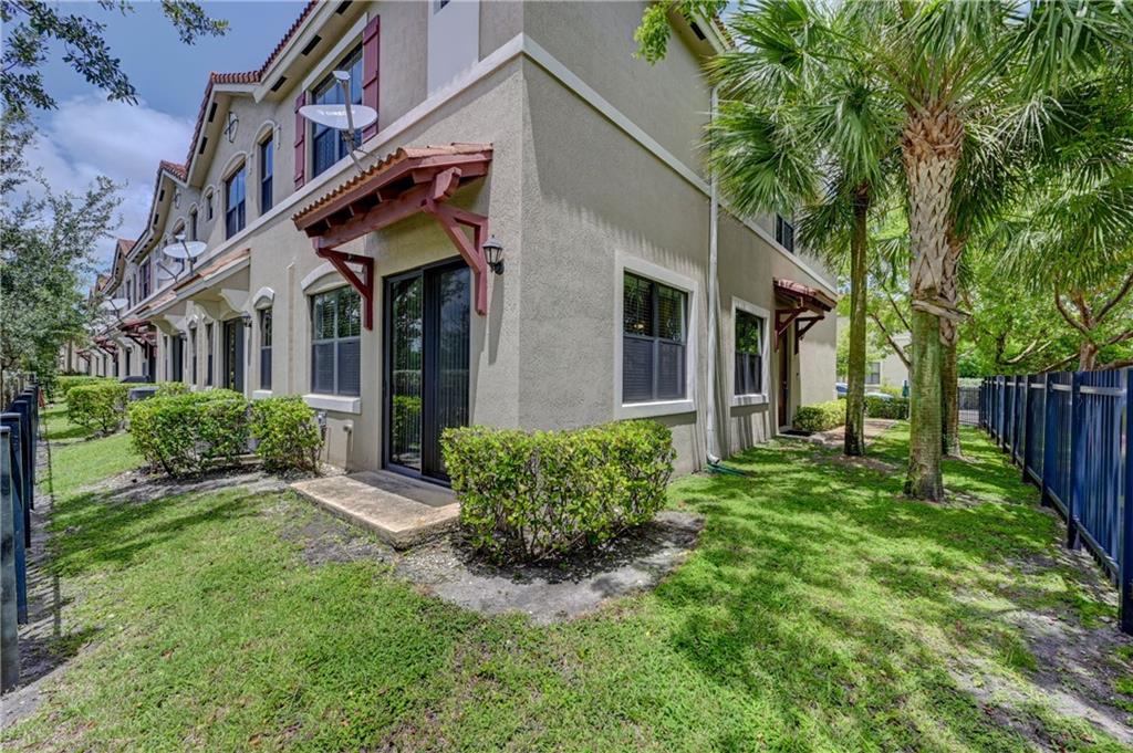 MADISON PLACE - Residential