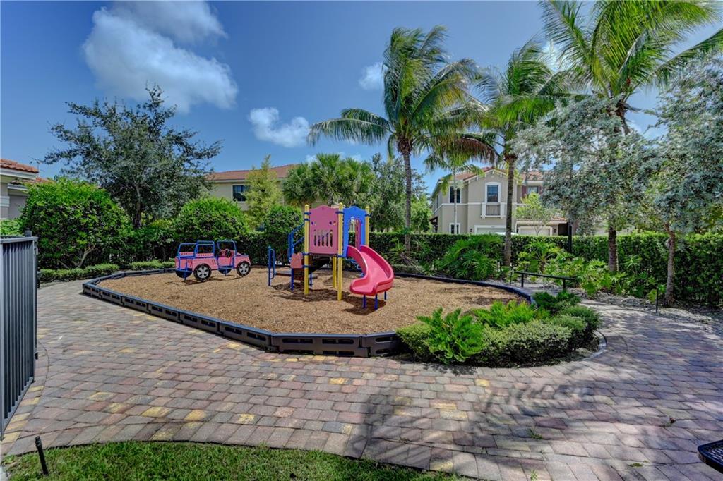 MADISON PLACE - Residential