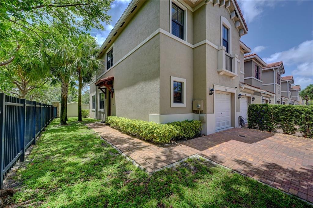 MADISON PLACE - Residential