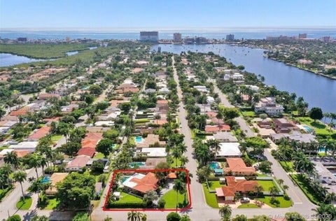 Tiny photo for 1155 BUCHANAN Street, Hollywood, FL 33019 (MLS # B26082217)