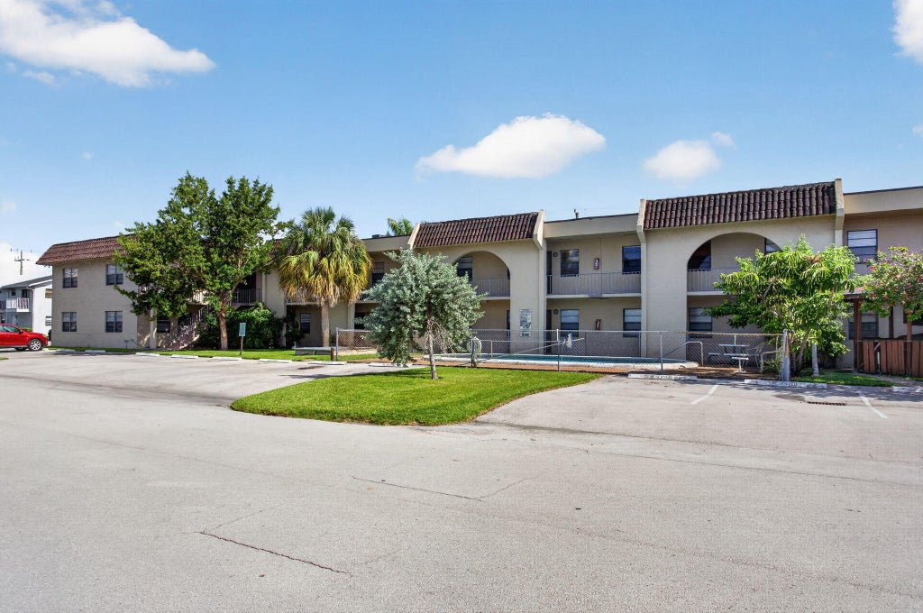 Photo of 2141 NE 42nd Street #101, Lighthouse Point, FL 33064 (MLS # B26045775)