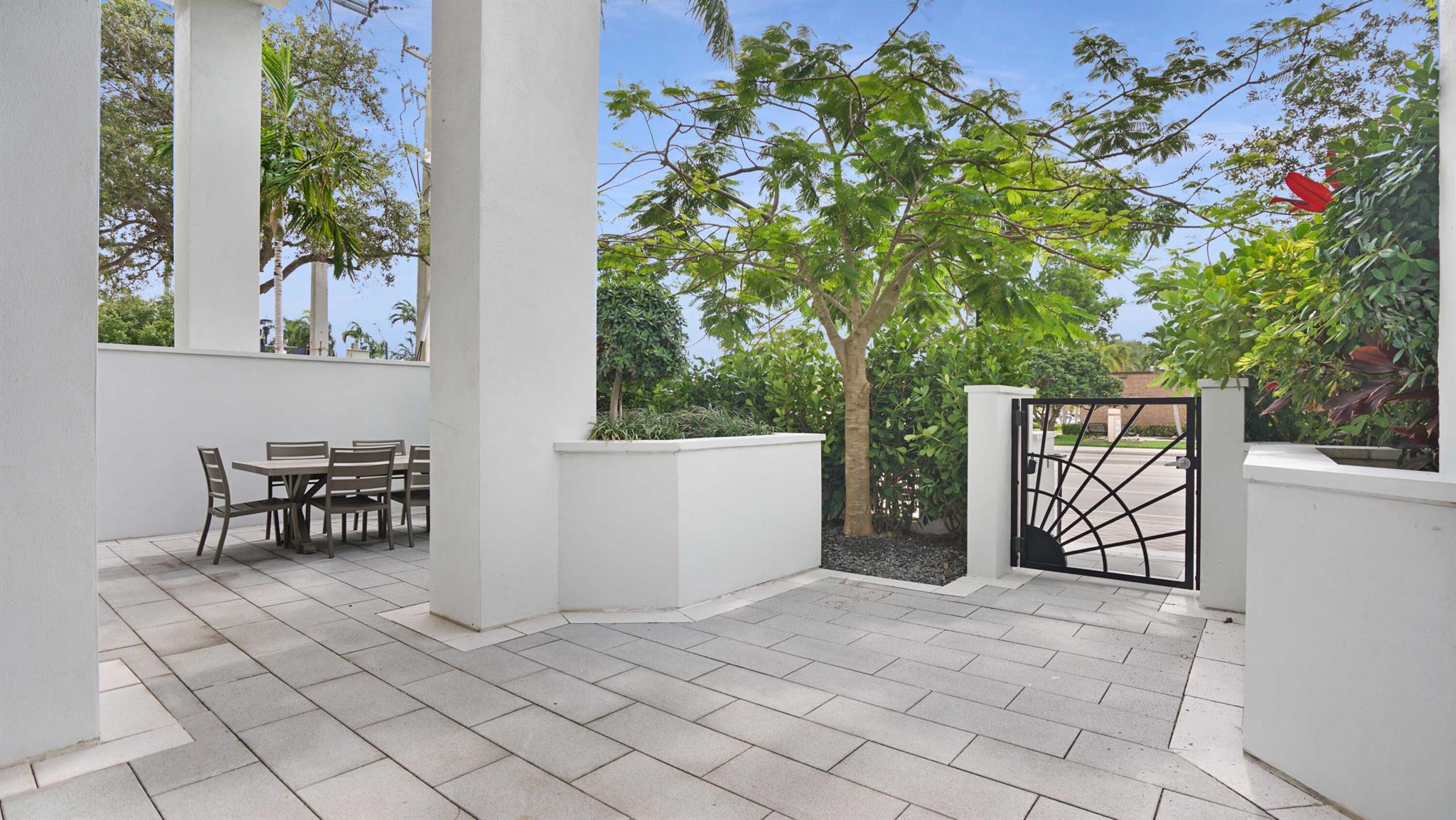 155 E Boca Raton Road Th3