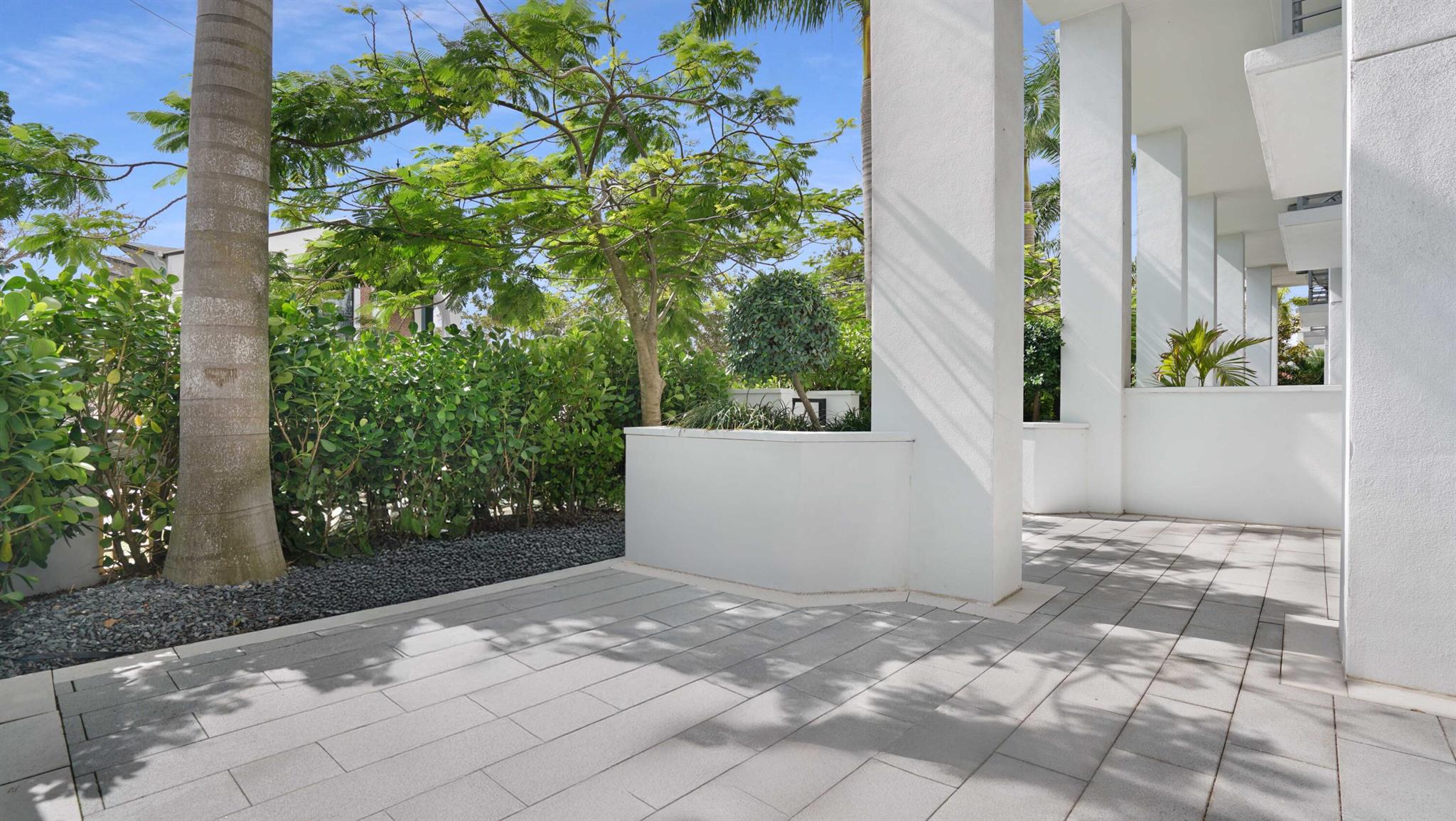 155 E Boca Raton Road Th3