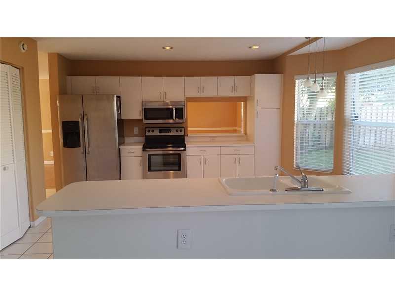 BOCA CHASE TR 4 - Residential Lease