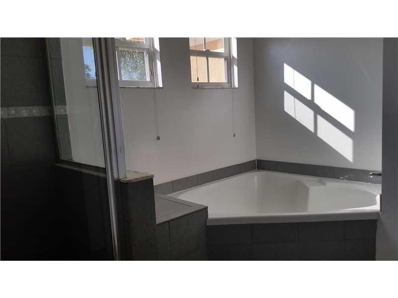 BOCA CHASE TR 4 - Residential Lease