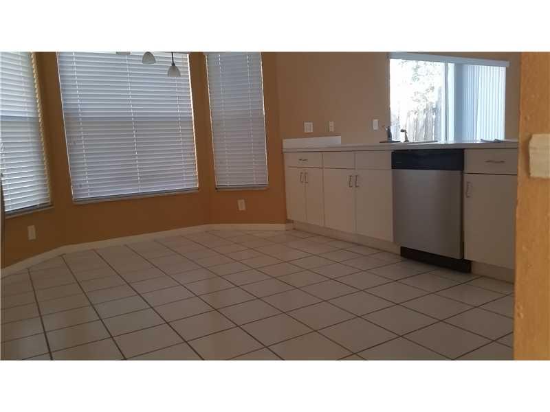 BOCA CHASE TR 4 - Residential Lease