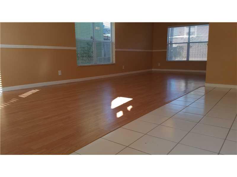 BOCA CHASE TR 4 - Residential Lease