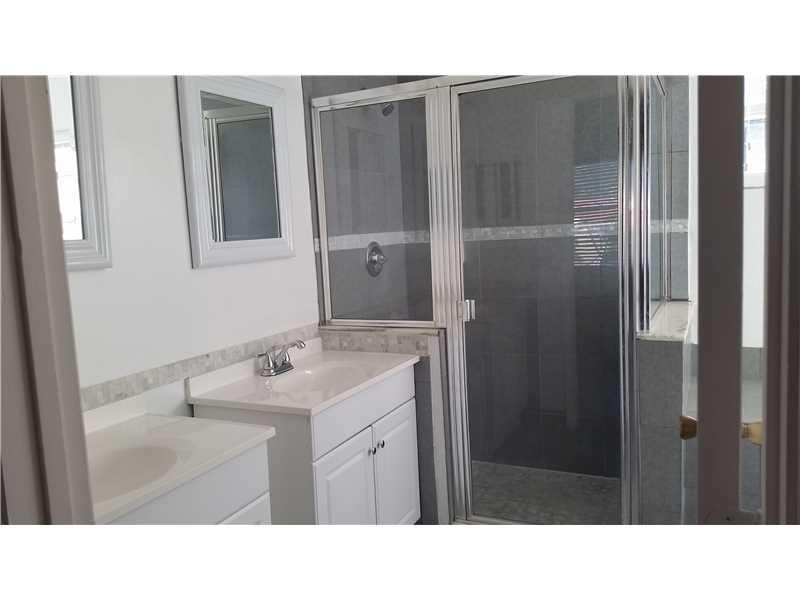 BOCA CHASE TR 4 - Residential Lease