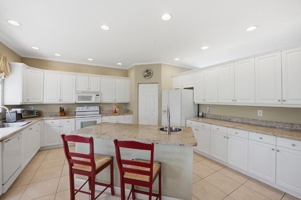 MADISON GREEN - Residential