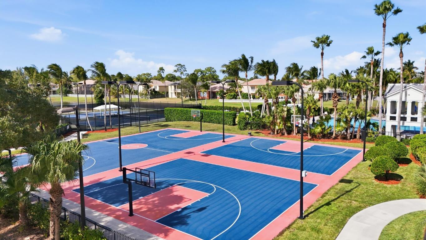 MADISON GREEN - Residential