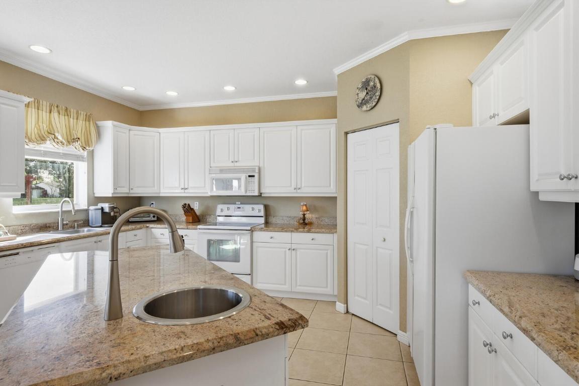 MADISON GREEN - Residential