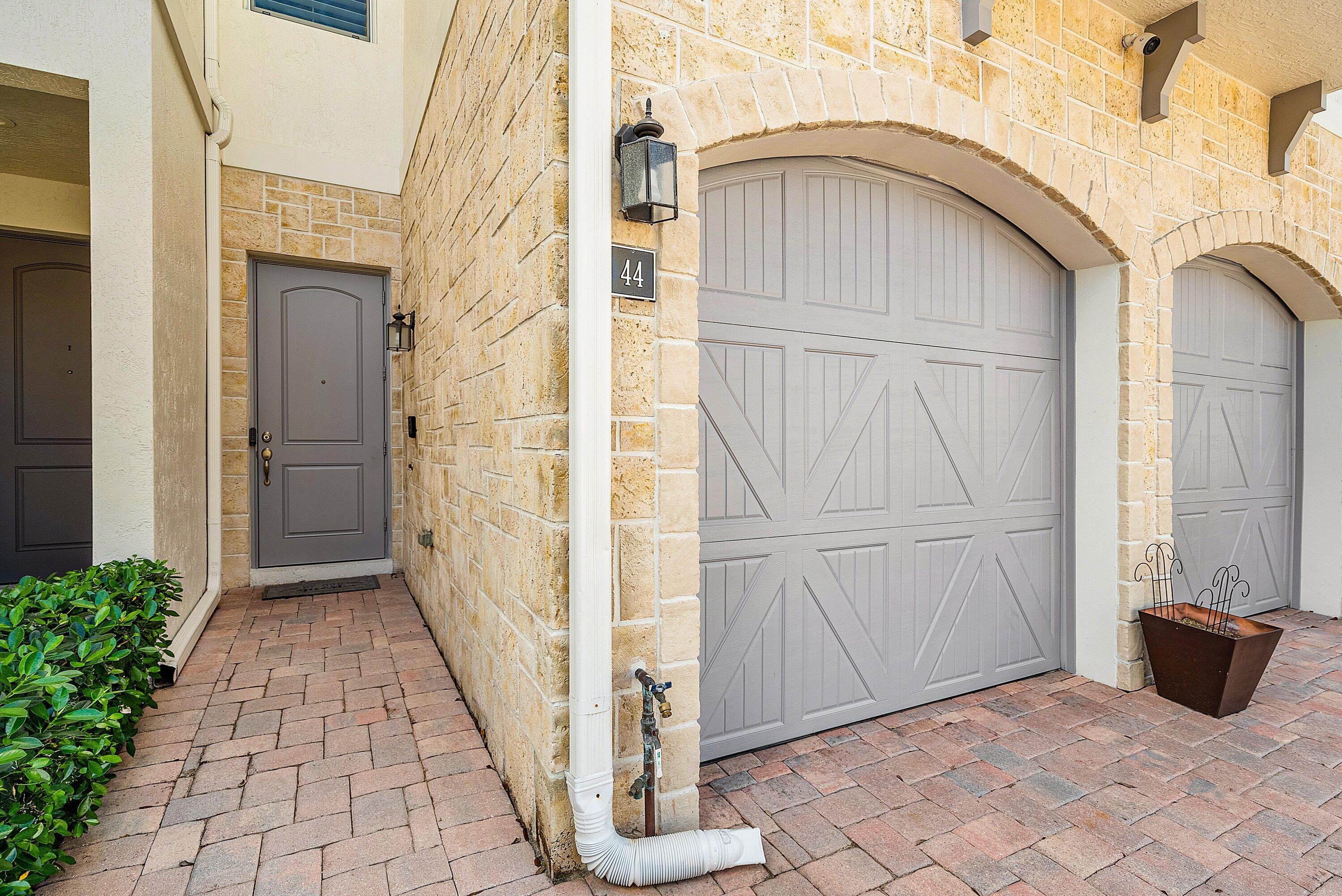 BOCA HIGHLANDS - Residential