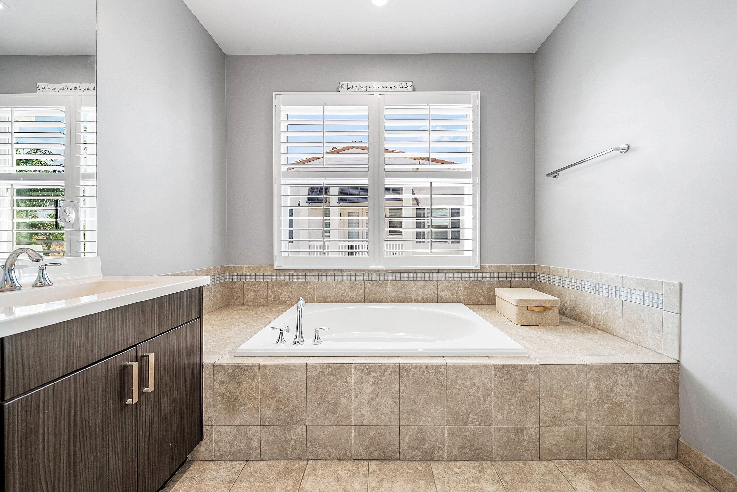 BOCA HIGHLANDS - Residential