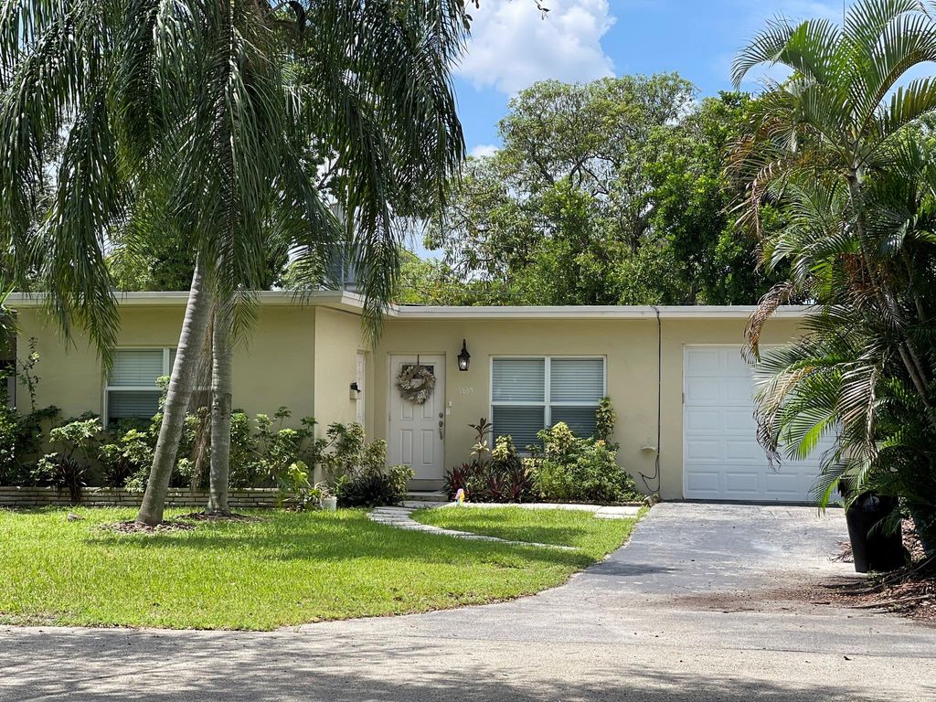 Photo of 1835 Park Lane, Fort Lauderdale, FL 33315 (MLS # F10398201)