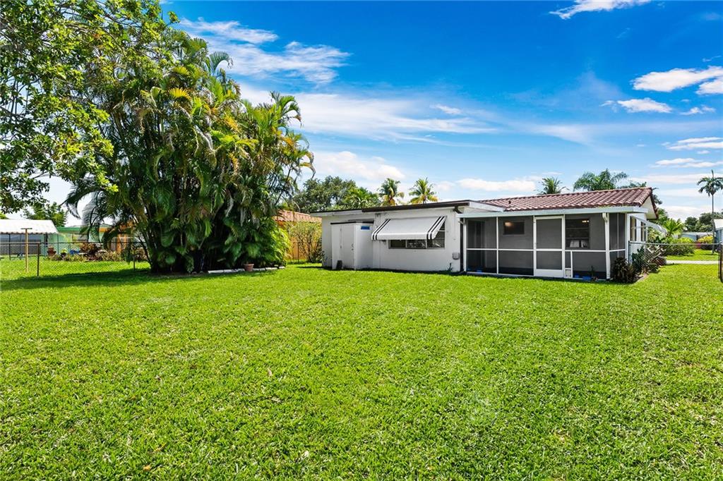 Hollywood Hills 6-22 B - Residential