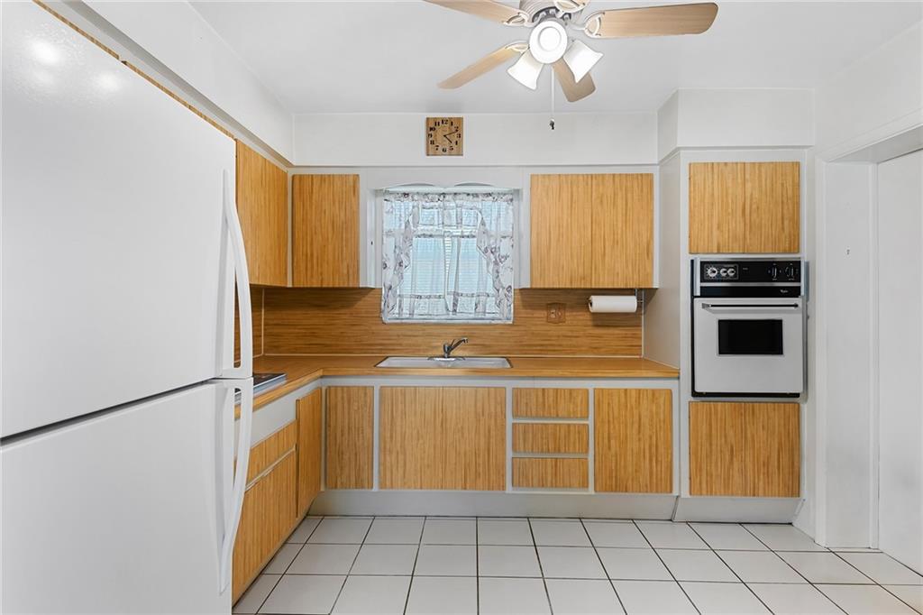 Hollywood Hills 6-22 B - Residential