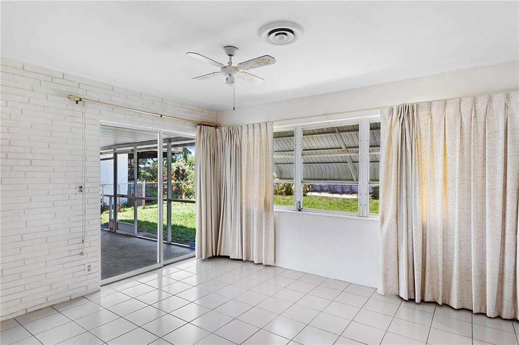 Hollywood Hills 6-22 B - Residential