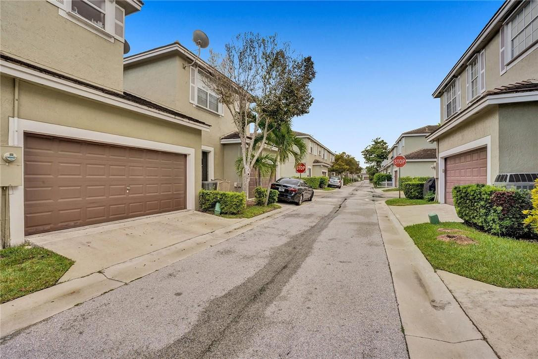 CINNAMON CROSSINGS - Residential