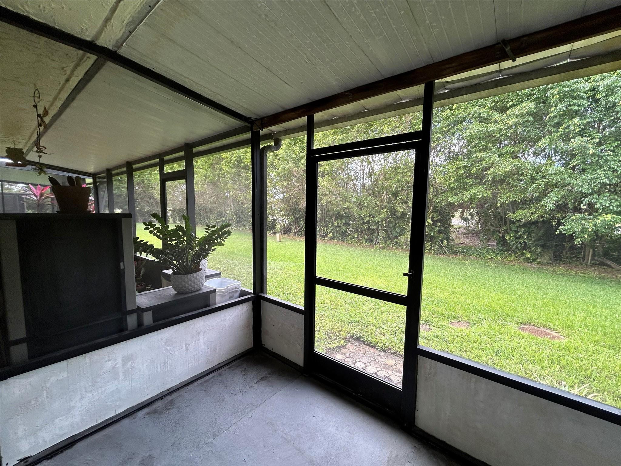 SANDPEBBLES TOWNHOUSE - Residential Lease