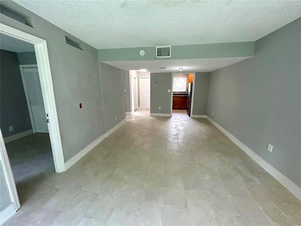 SANDPEBBLES TOWNHOUSE - Residential Lease