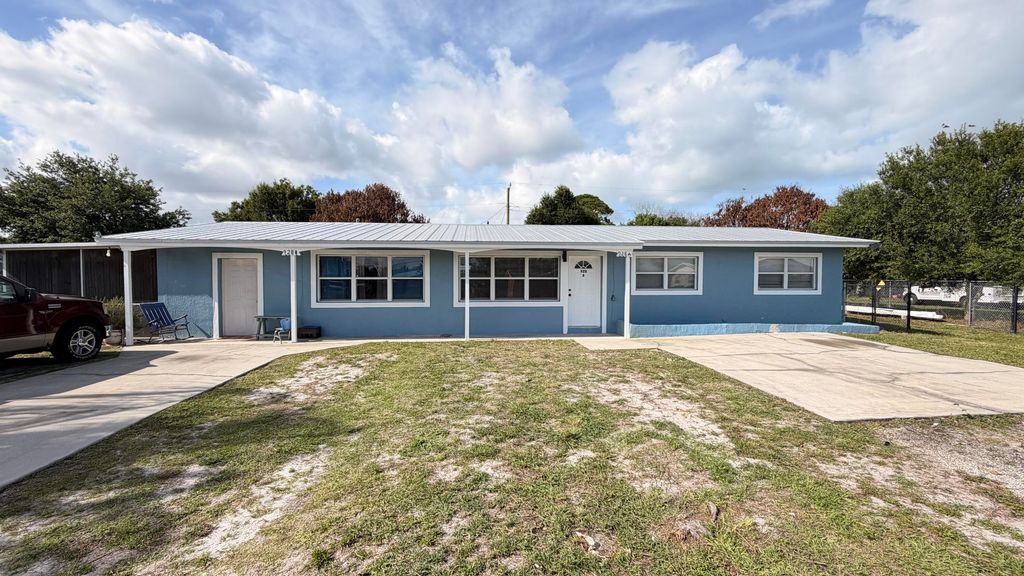Photo of 928 Fra-mar Place, Fort Pierce, FL 34982 (MLS # B26004907)