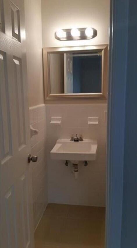 VICTORIA PARK - Residential Lease