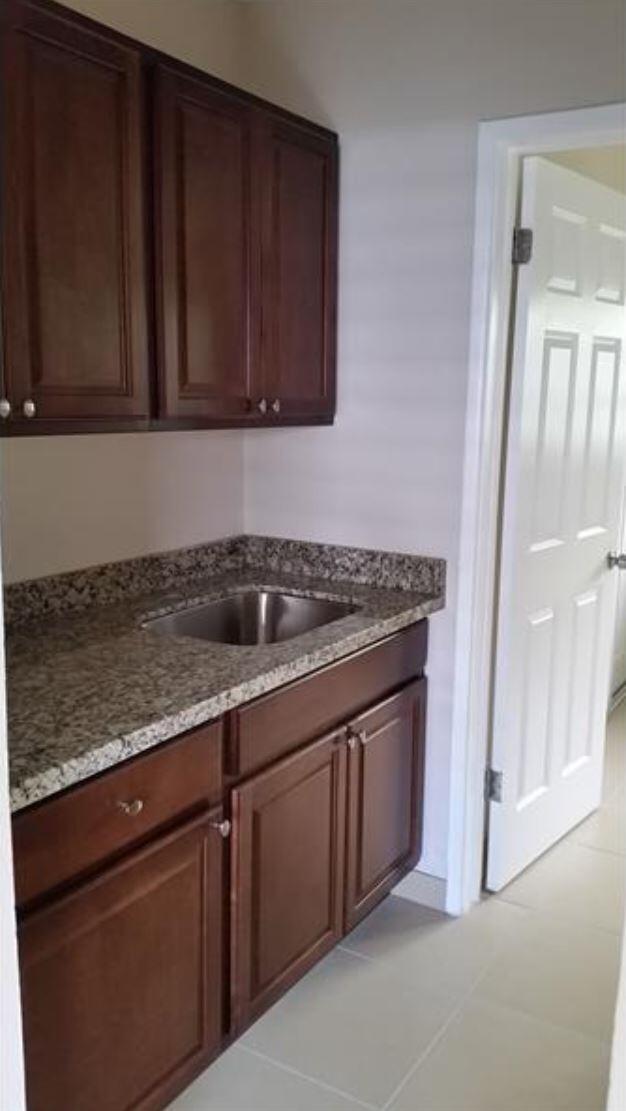 VICTORIA PARK - Residential Lease