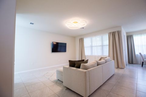 Tiny photo for 4601 E Pinehurst Trl Trail E, Oakland Park, FL 33309 (MLS # B26010125)