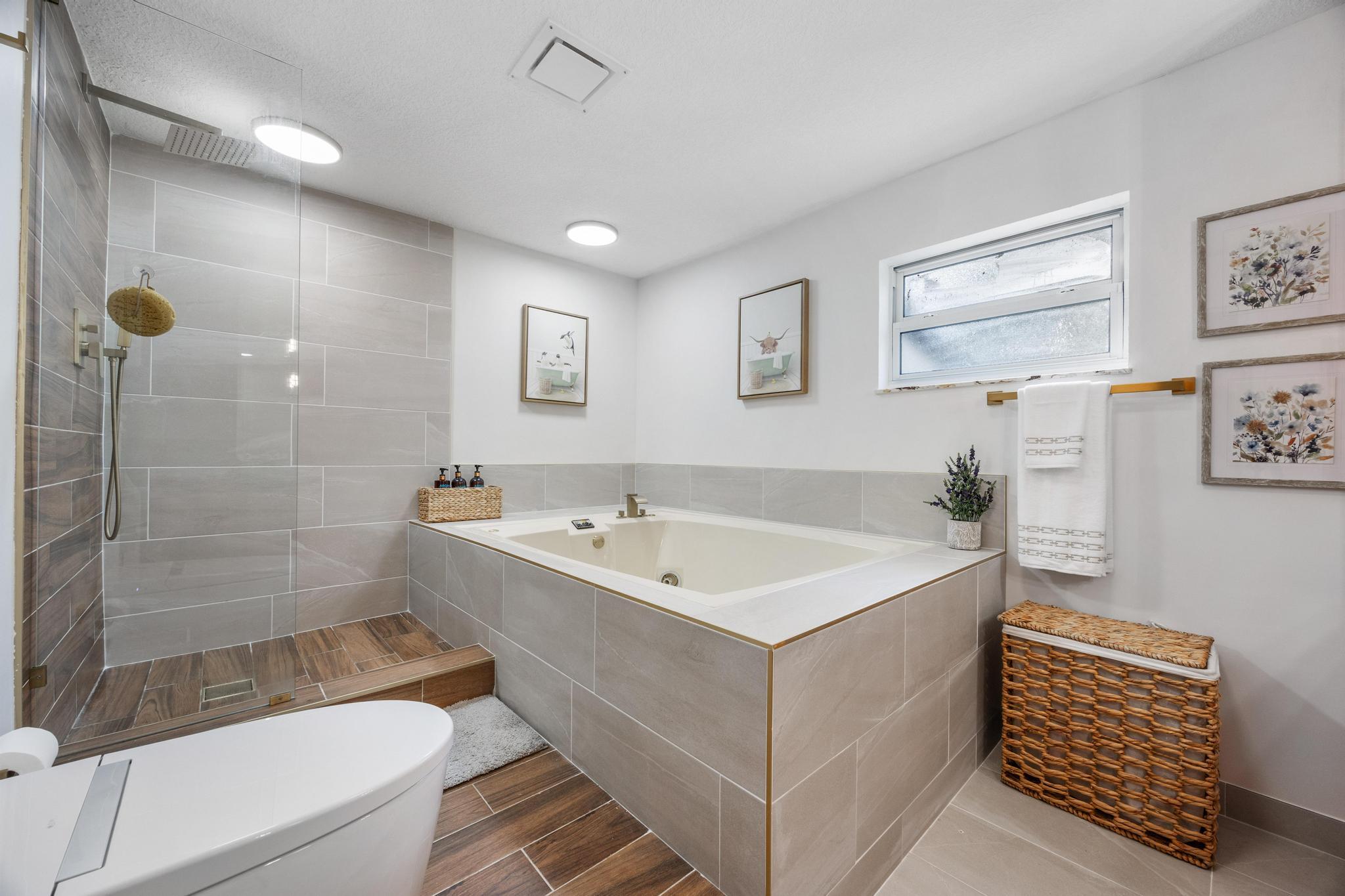 PLANTATION ACRES - Residential