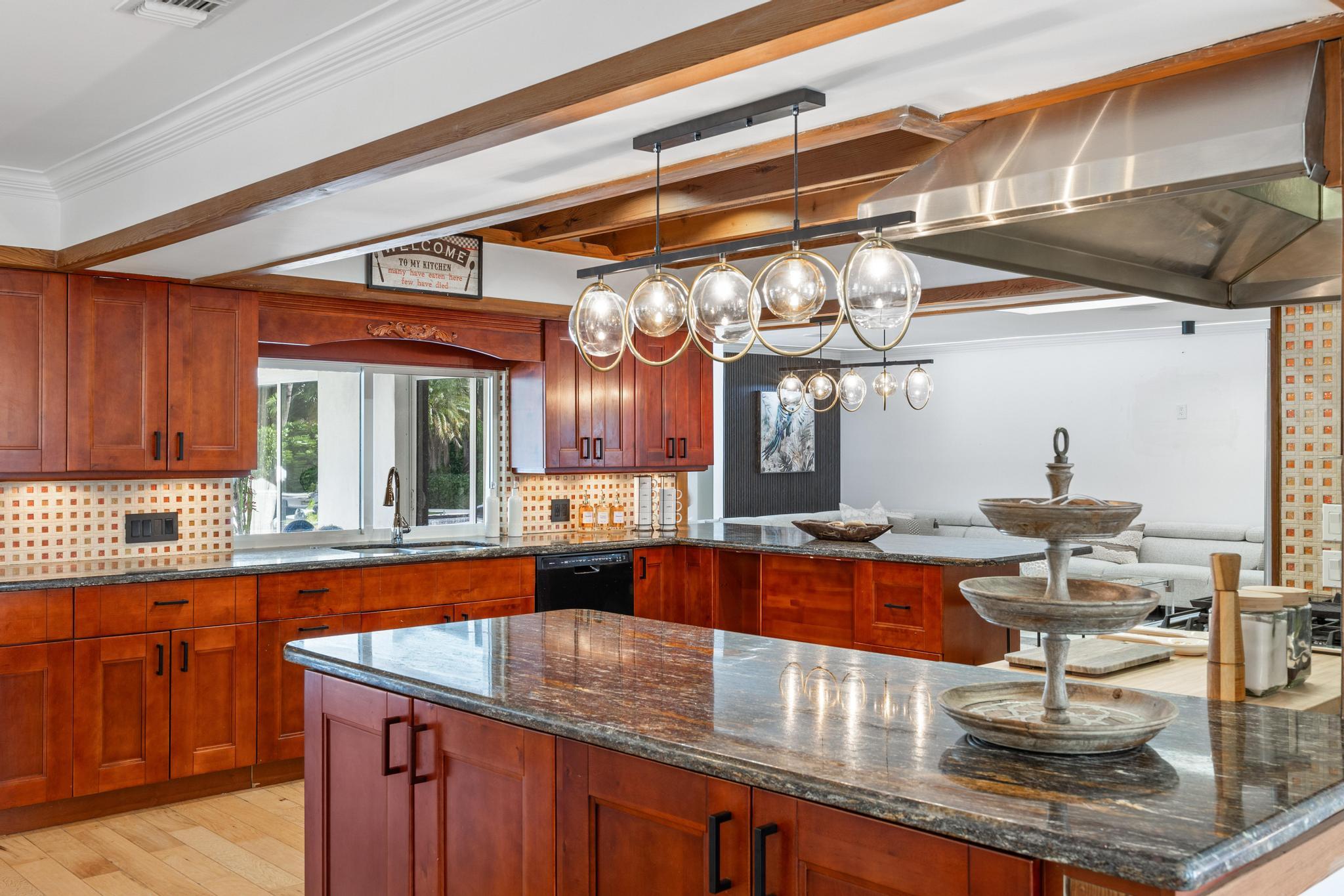 PLANTATION ACRES - Residential