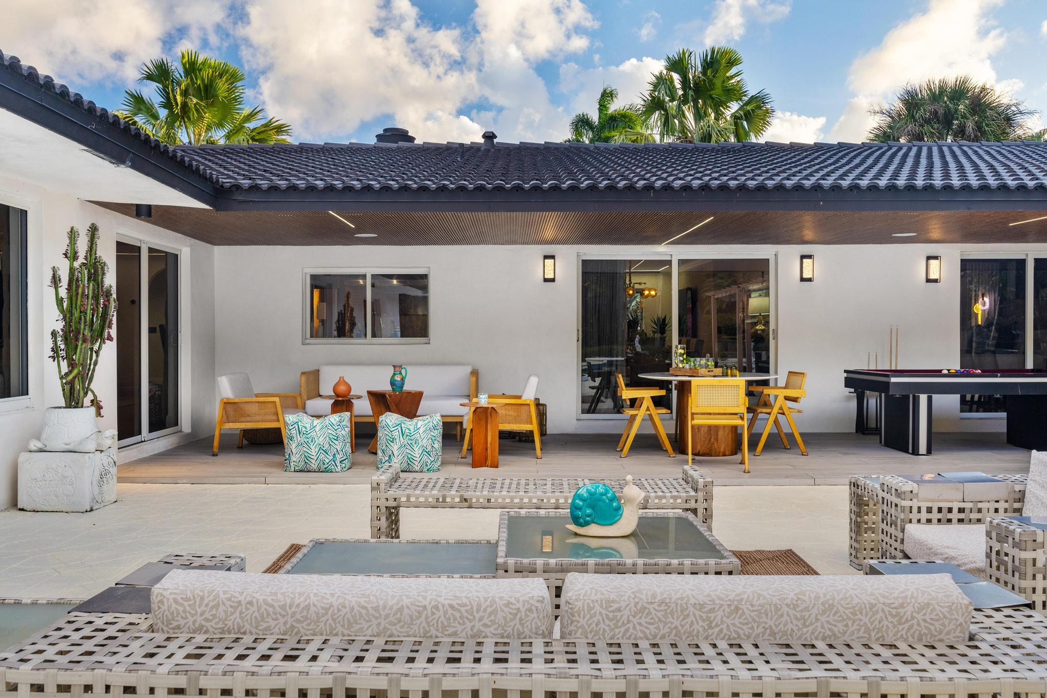 PLANTATION ACRES - Residential
