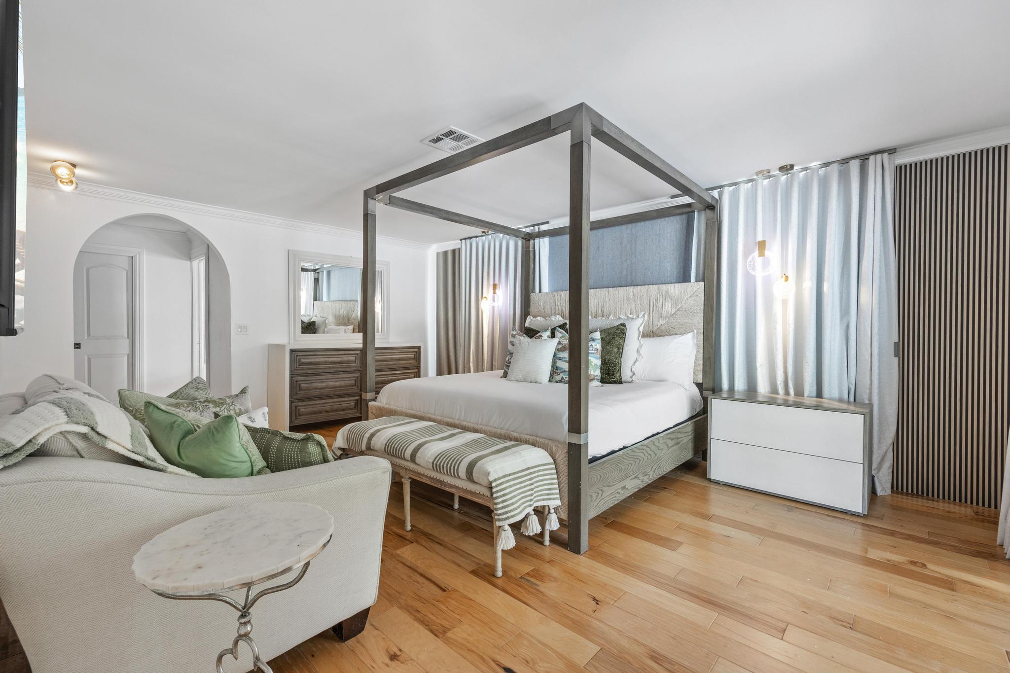 PLANTATION ACRES - Residential