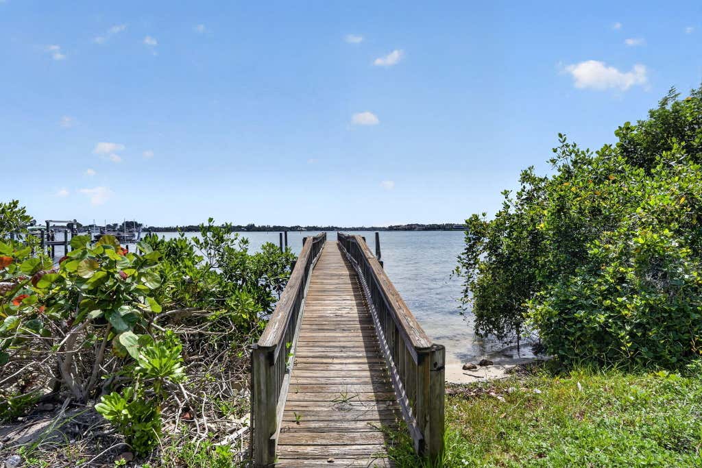 Photo of 18821 Rio Vista Drive, Jupiter, FL 33469 (MLS # B26060331)