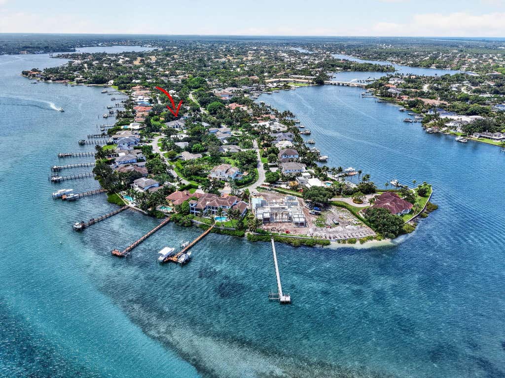 Photo of 18821 Rio Vista Drive, Jupiter, FL 33469 (MLS # B26060331)