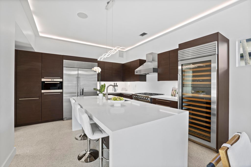 Photo of 1321 Tangelo Isle, Fort Lauderdale, FL 33315 (MLS # B26030797)