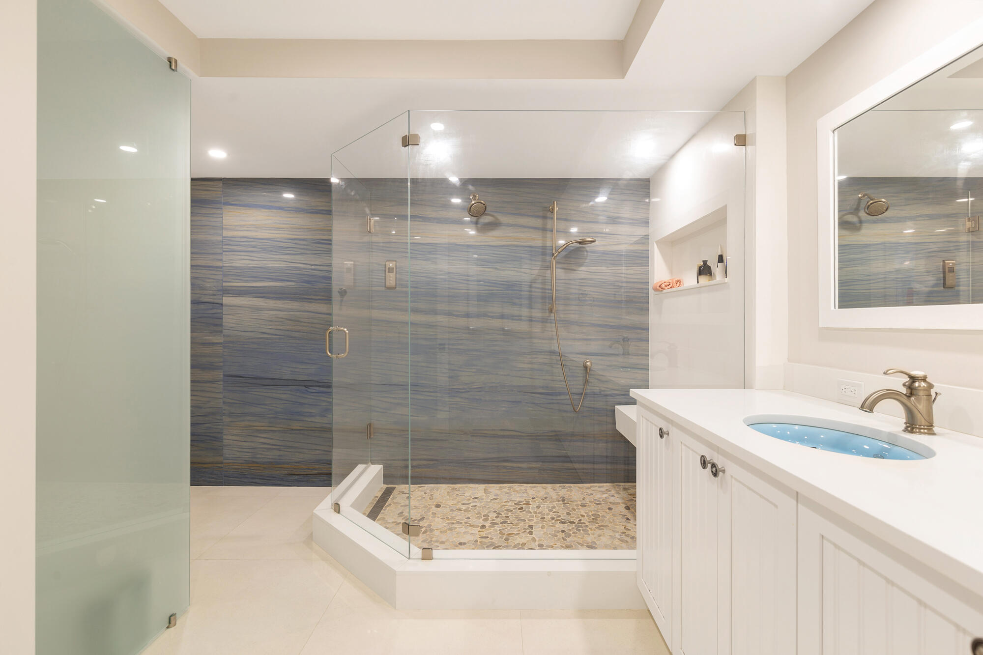 TWENTY SIX HUNDRED CONDO - Residential