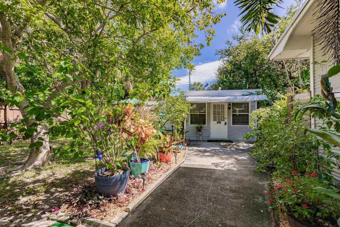 LAKE WORTH TOWN OF - Residential Lease